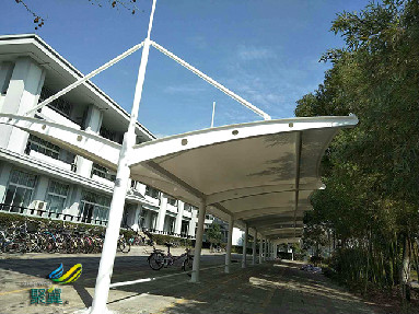 松江外國語學(xué)校停車棚安全施工*學(xué)校停車棚綠色環(huán)保