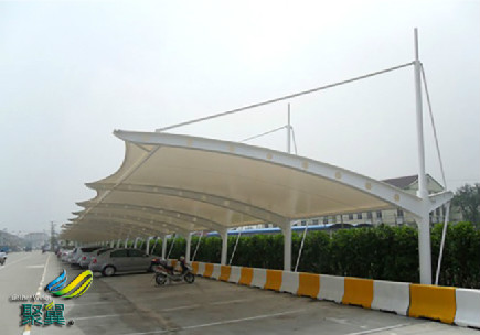    膜結構車棚怎樣修建好 