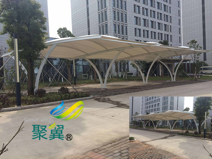 張拉膜膜結(jié)構(gòu)汽車停車棚張拉膜材特征特點